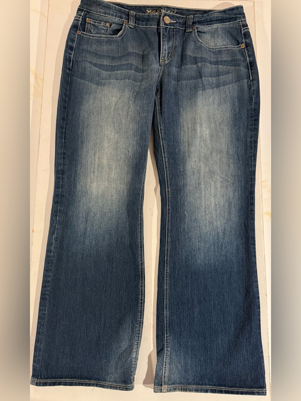 Maurices Women's Wide Leg Faded Blue Jeans Back Leg Wear